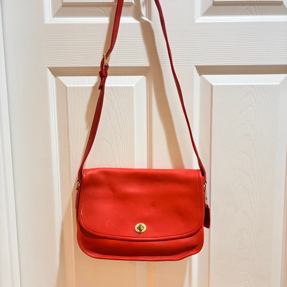 COACH Vintage Red Orange Leather Shoulder Bag Crossbody Large - Like New - Picture 4 of 16